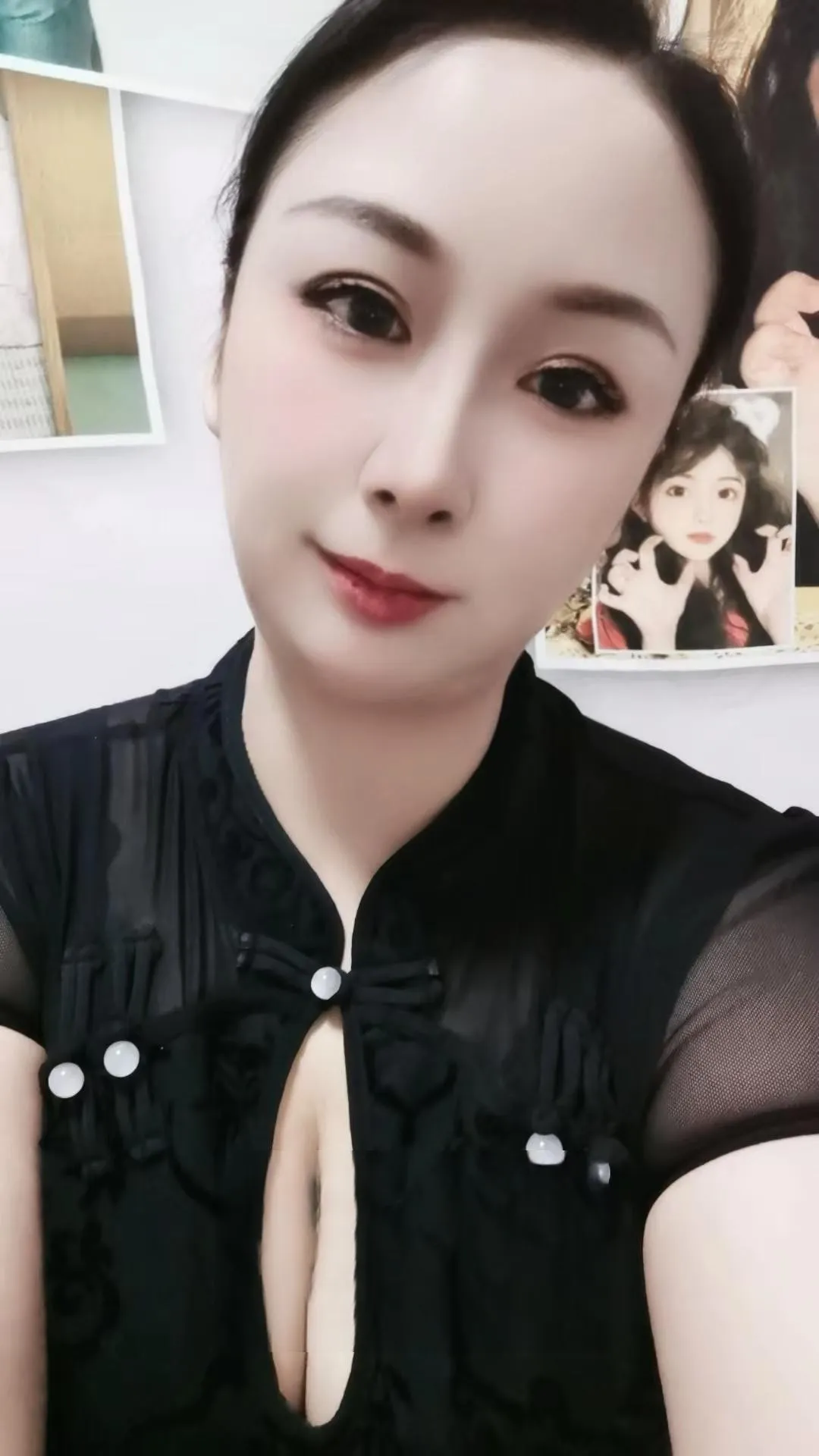 黑丝旗袍骚蜜儿