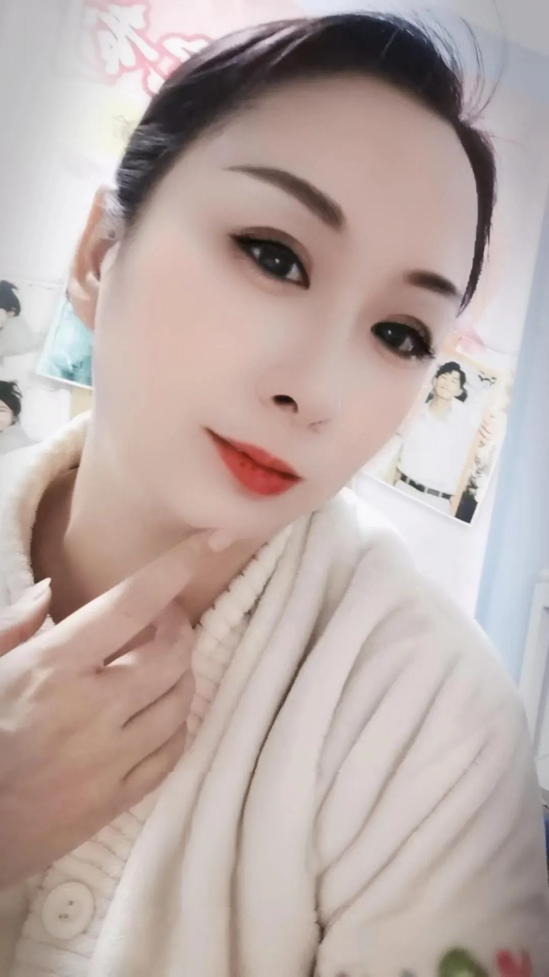 黑丝旗袍骚蜜儿