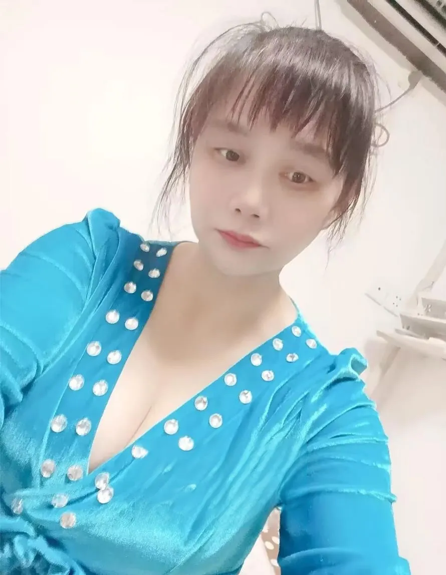 虹口3T巨乳熟女晓晓