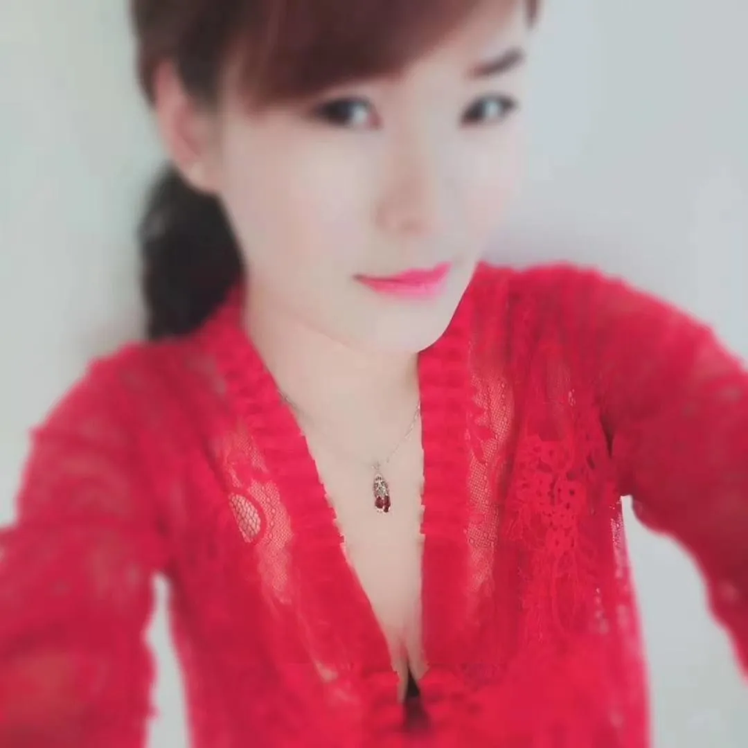 大胸骚妇