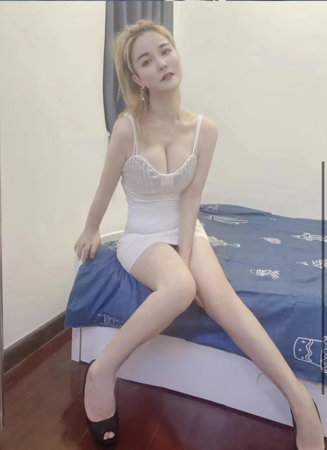 海珠大奶馨馨