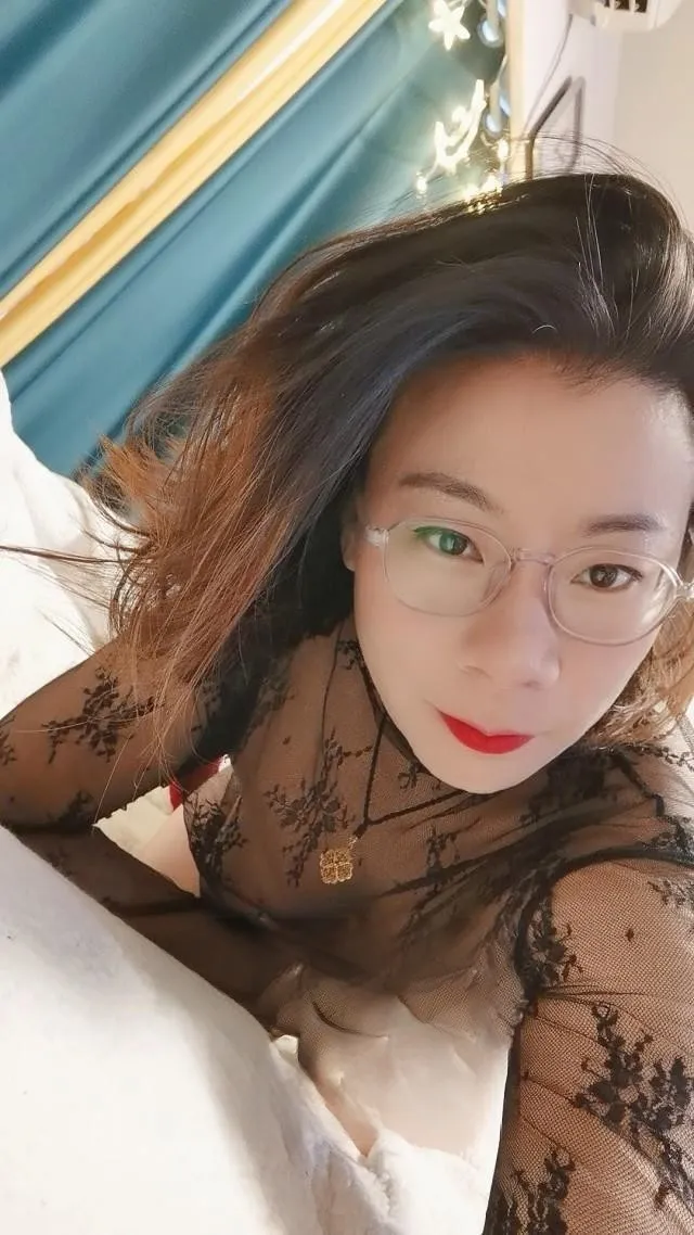 鼓楼黑丝骚女