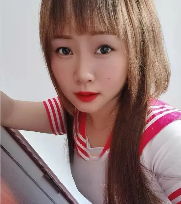 嫩妹牙牙 有颜值很腼腆的小妹妹