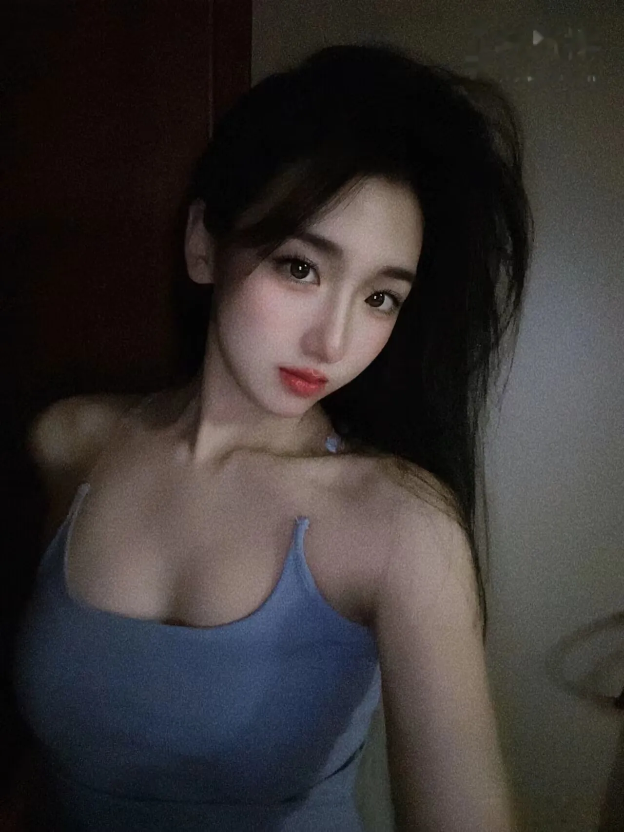稀有喷泉长腿嫩妹思思
