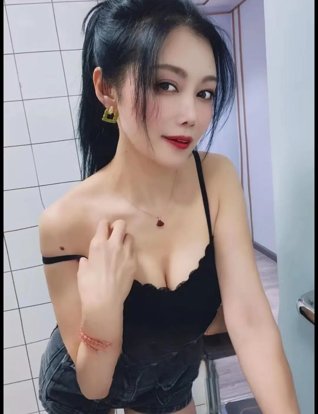 御姐骚雯雯 