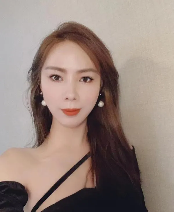 小少妇洋娃娃