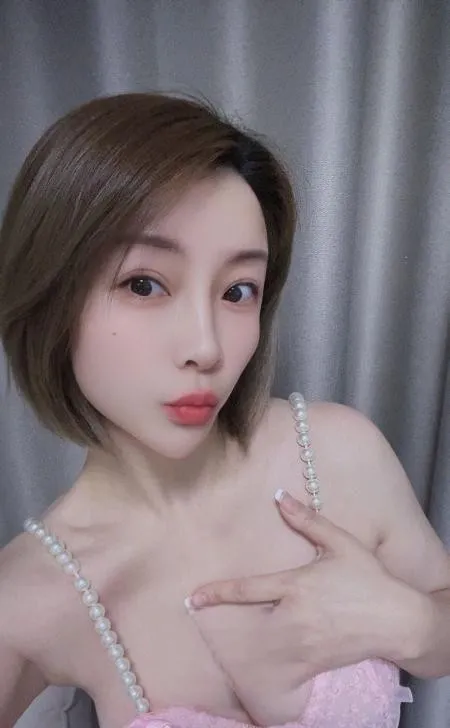 大胸颜值妹纸