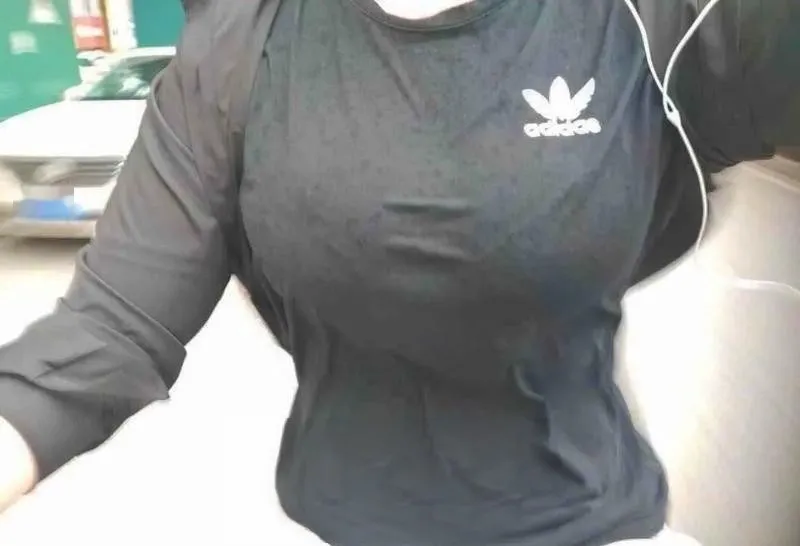 静安大啵小姐姐