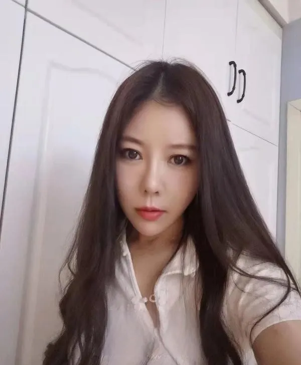 服务控美腿少妇