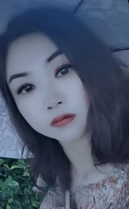 大胸大屁股倒立吹少妇