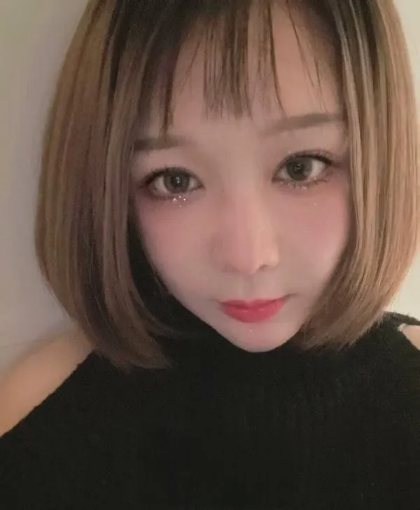 南京雨花台短发妹子