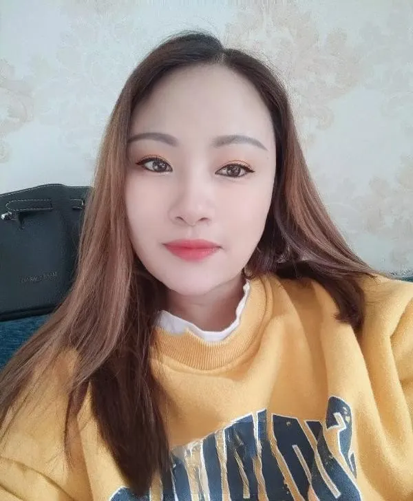 宽窄巷子丰满少妇
