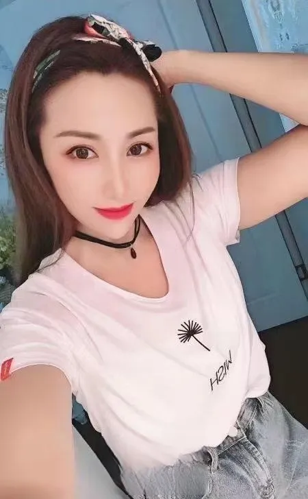 普陀苗族姑娘