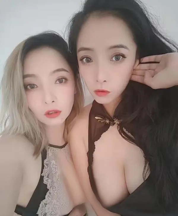 华师双胞胎