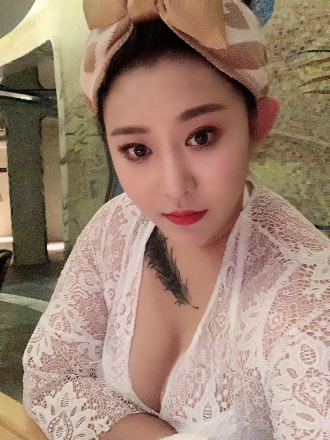胸大丰满型的少妇