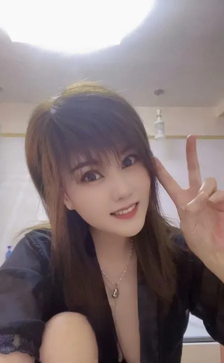 千灯少妇