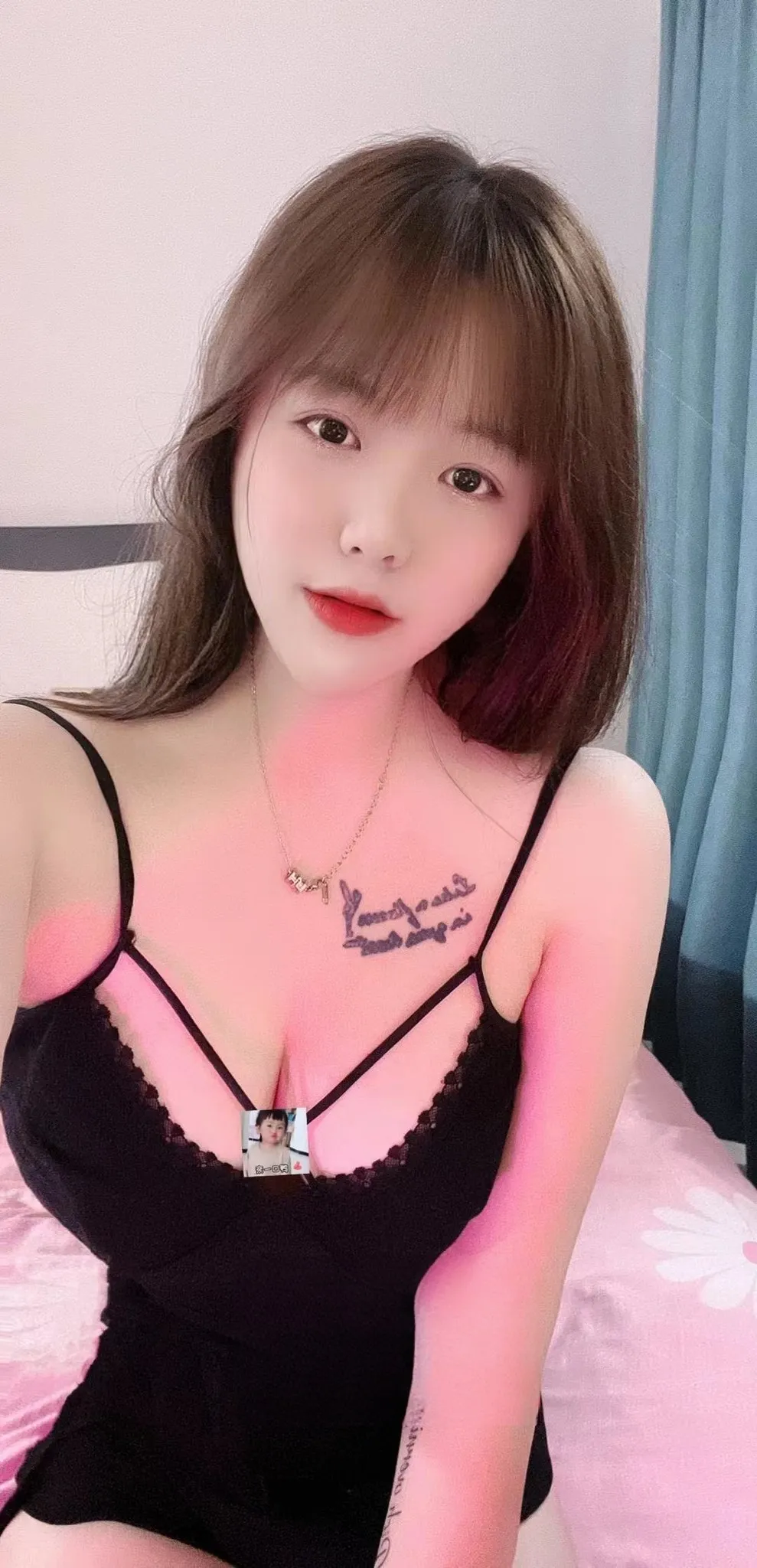 【黑店曝光】性感吊带大奶妹