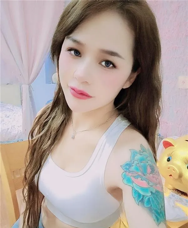 河西带皮肤小姐姐
