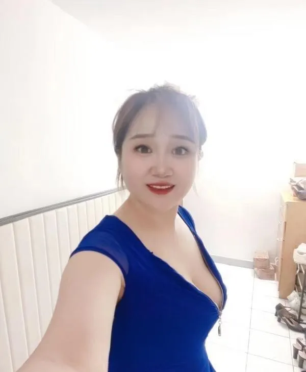 海珠广场熟女媱媱
