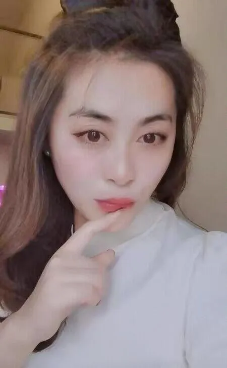 南门丰满性感少妇