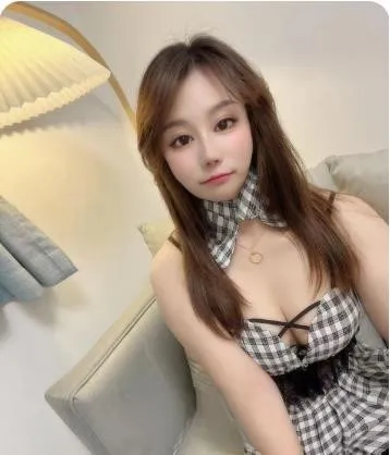 上城美女笑笑