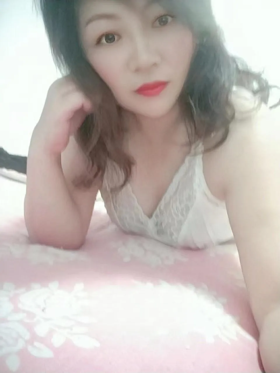 丰满迷人川妹子