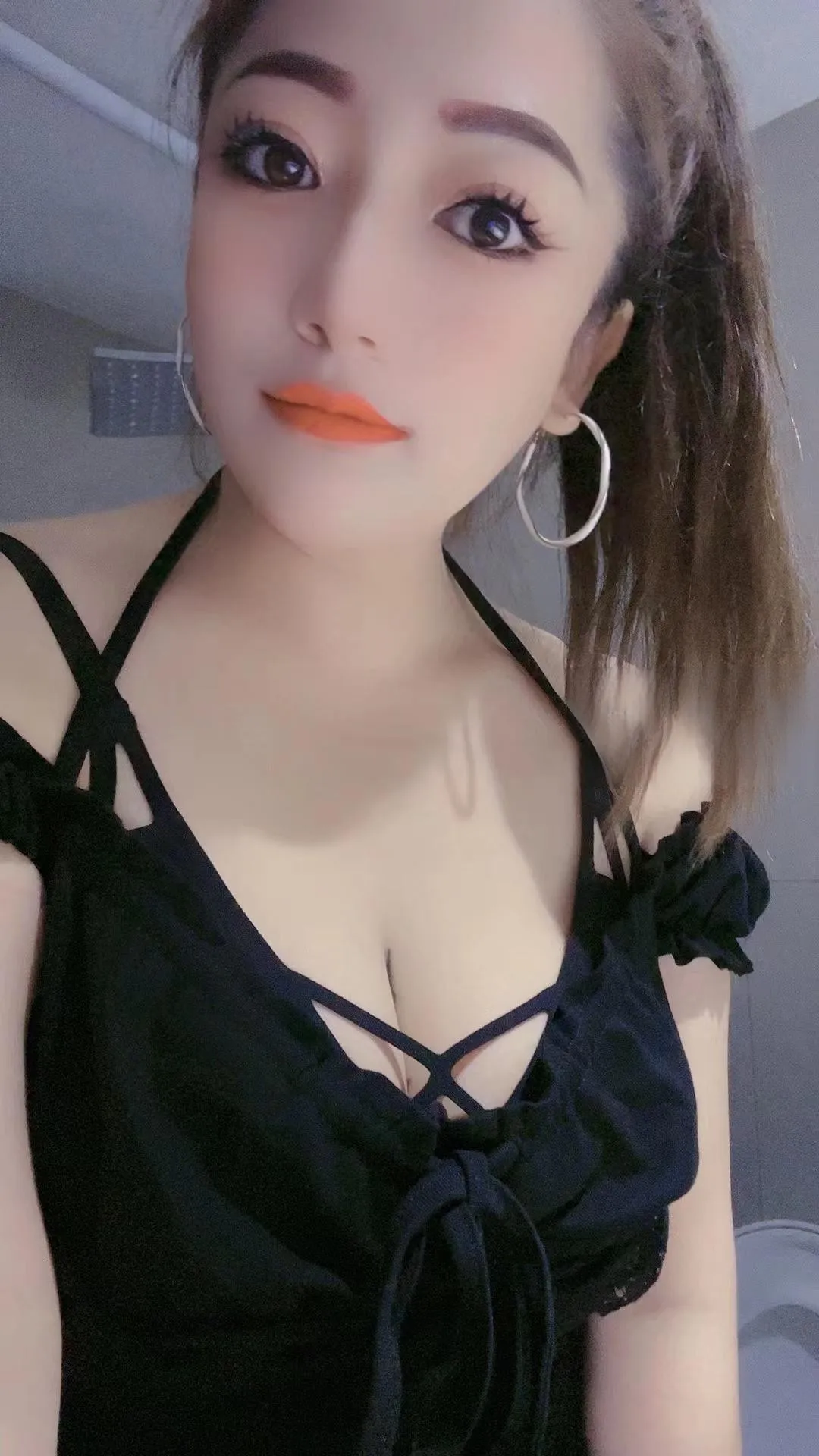罗湖大奶莎莎