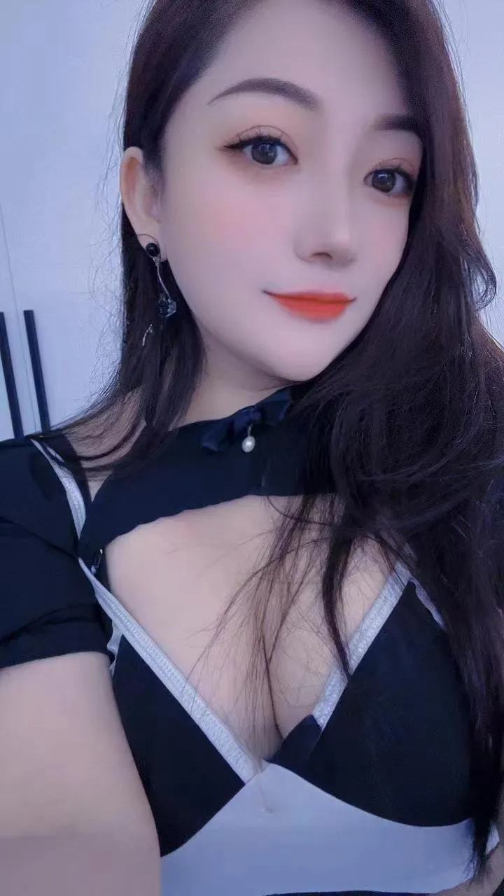 肉臀大奶娜娜