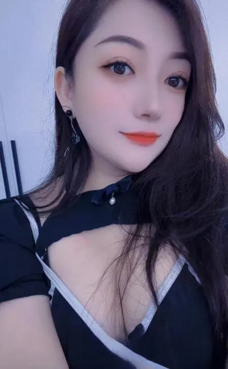 肉臀大奶娜娜
