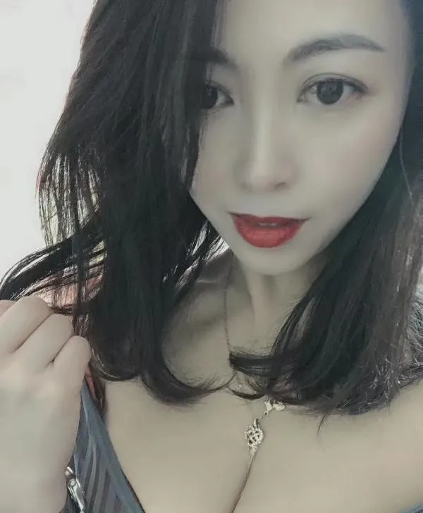兼职高冷少妇