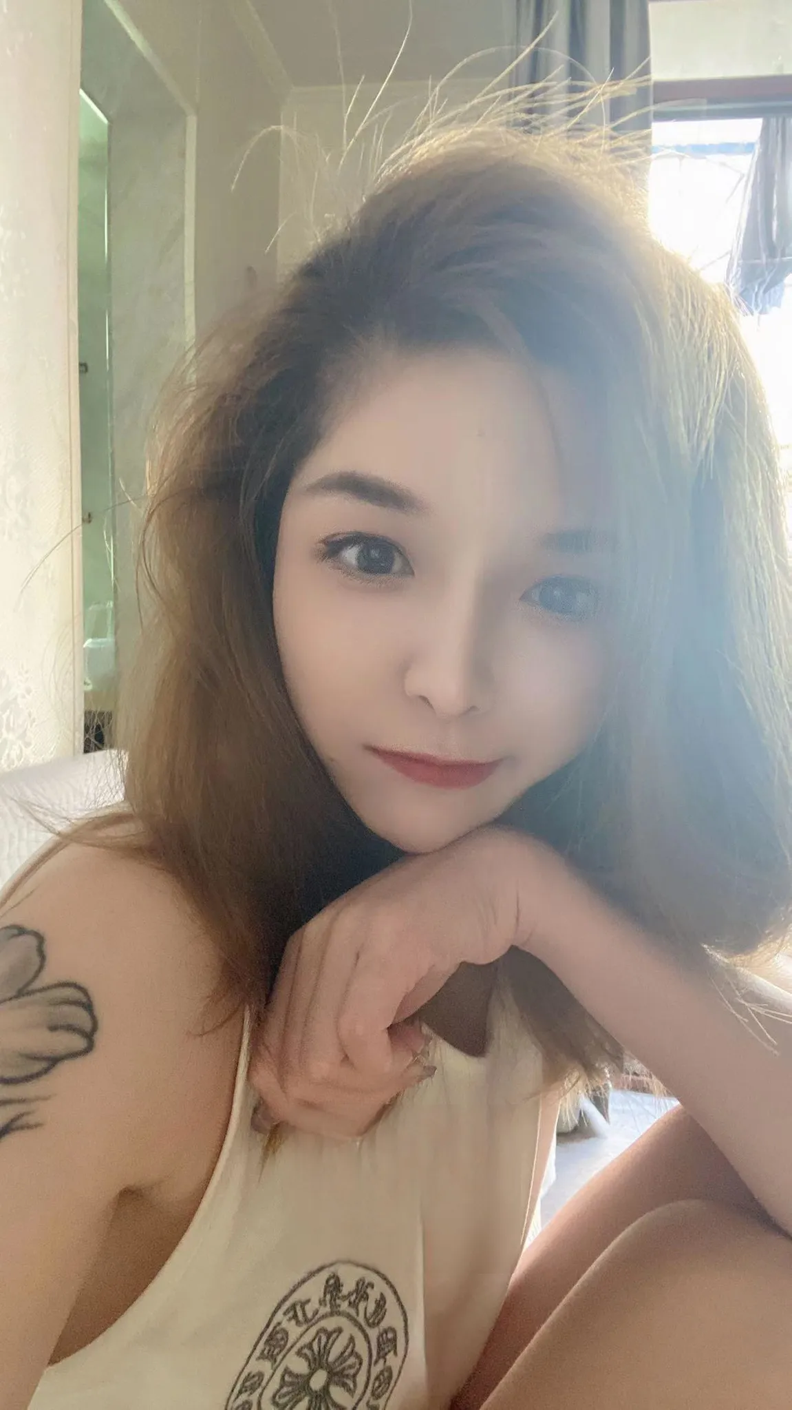 漂亮瘦小反差妹