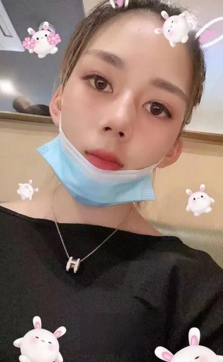 纤细长腿小妹
