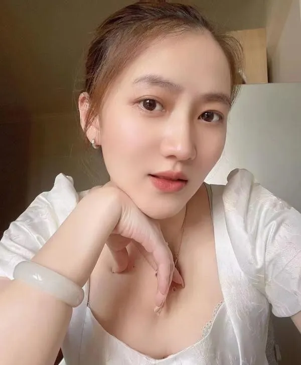 再盘半套美女如烟