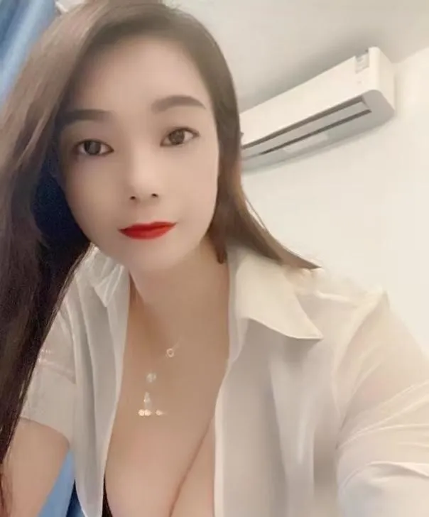 大胸少妇晓晓