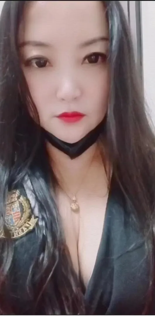 口爆精油开背熟女