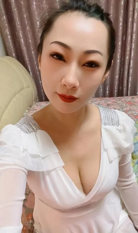 新市区性价比美乳姐姐