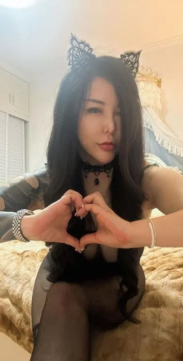 中项大胸翘臀小野猫