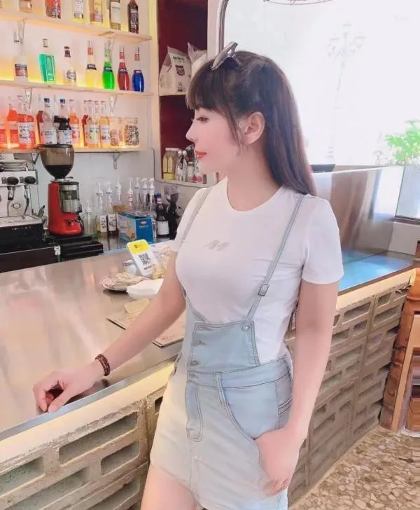 风骚豹纹女郎