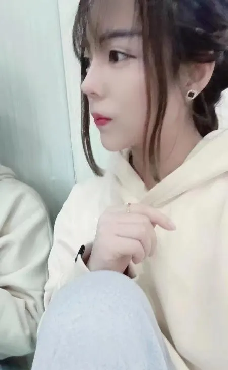 滨海楼凤小娘们