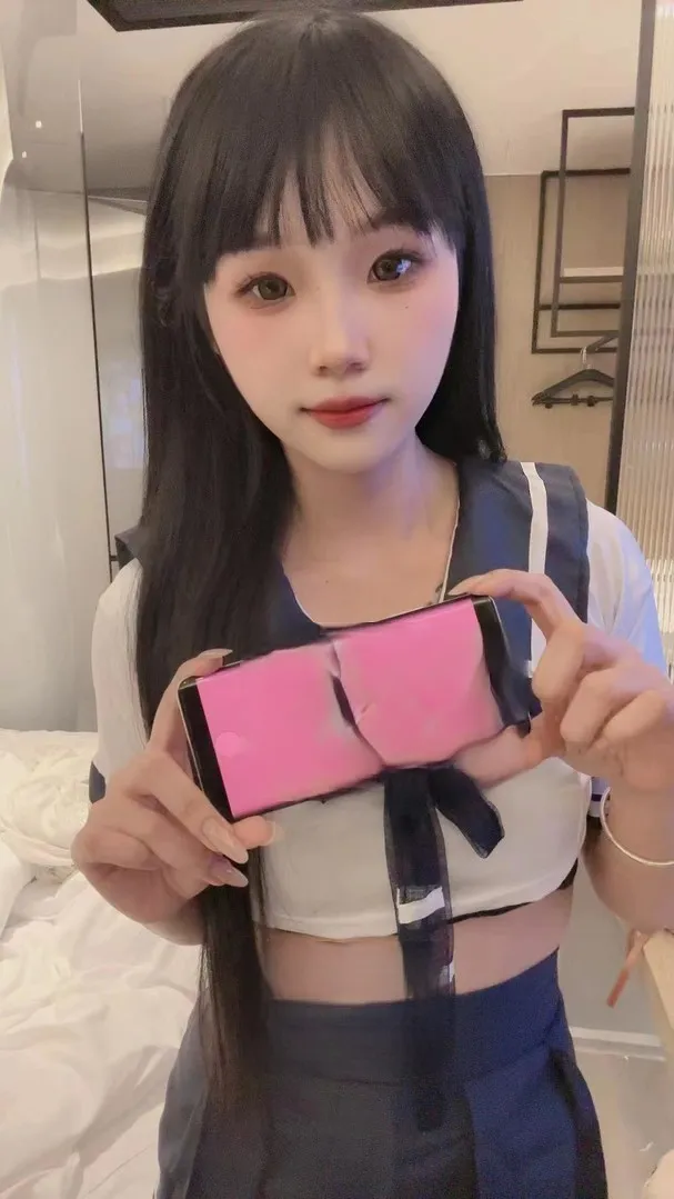 蜜桃臀思思