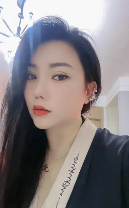大胸的少妇