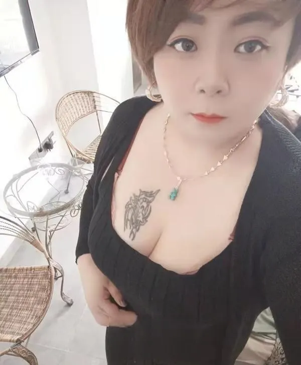 江北高新丰满白虎