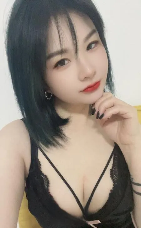 双飞风格迥异两妹子