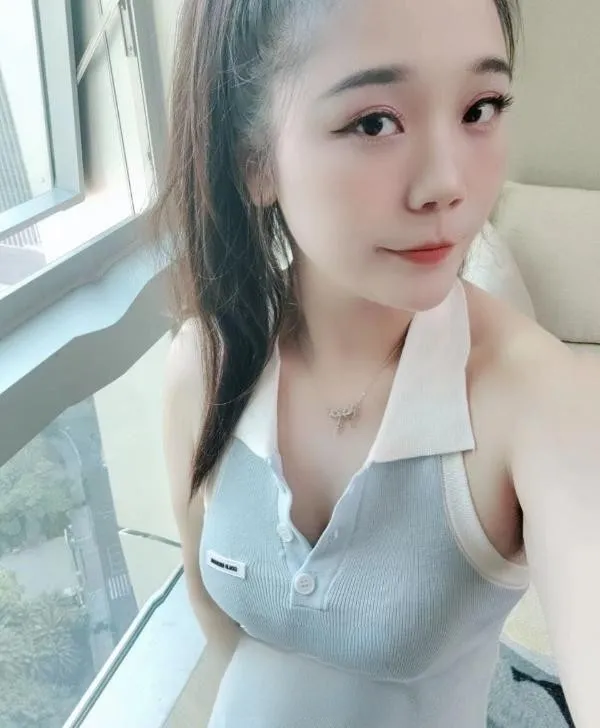 东莞翘臀雯雯
