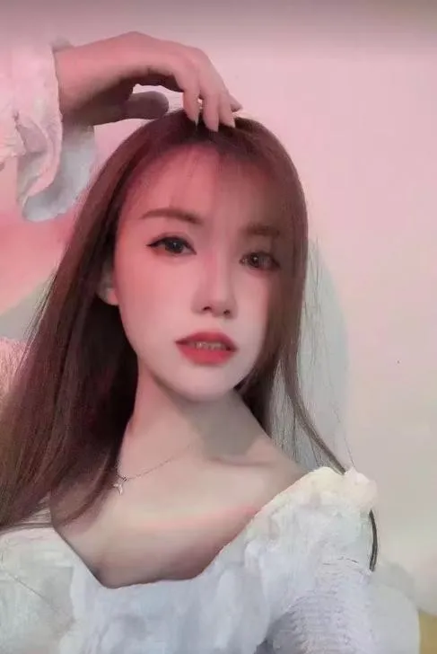 小巧美女艾米