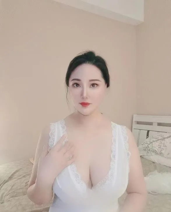 妮妮的大肉臀
