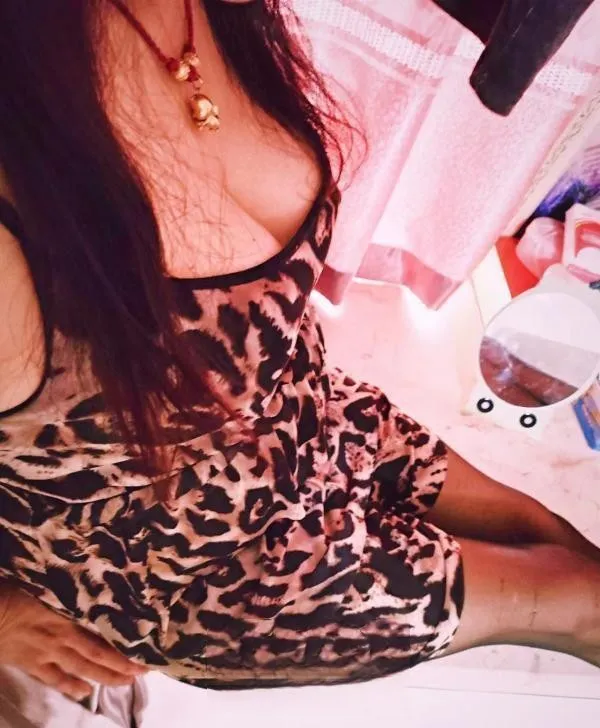 大胸泄火少妇
