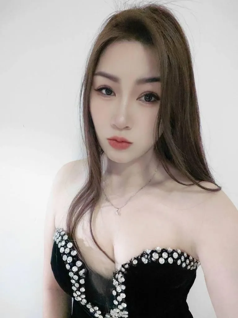 性欲超强撩人美妞