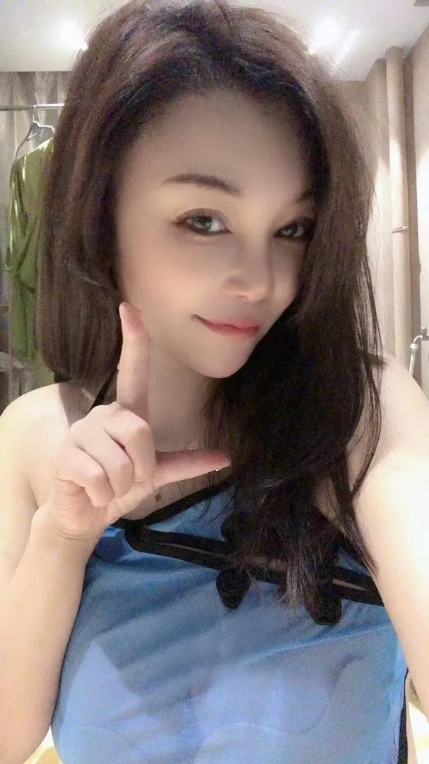 翻身小肥猫