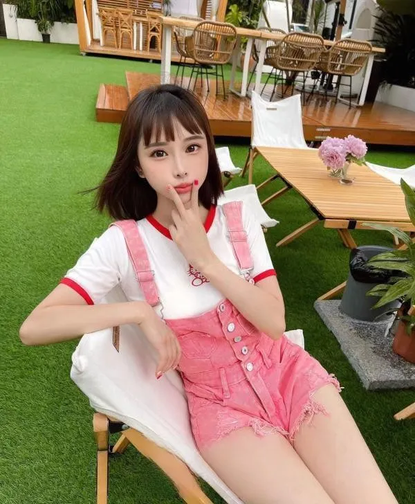 越秀小柳岩